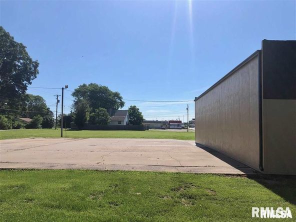 1220 E Jackson St, Macomb, IL 61455